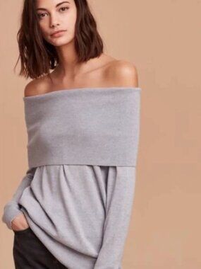 🩶 NWT Aritzia Wilfred Free Off the Shoulder Light Grey Sweater